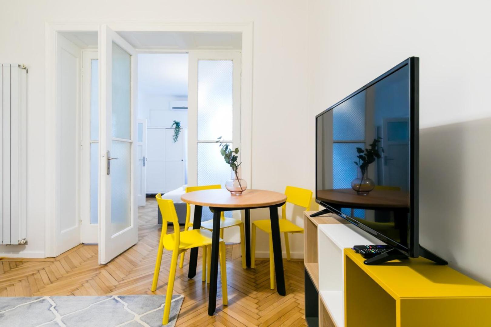 Heart Of The City - Cozy Apartments In Prime Location Bucharest Bilik gambar