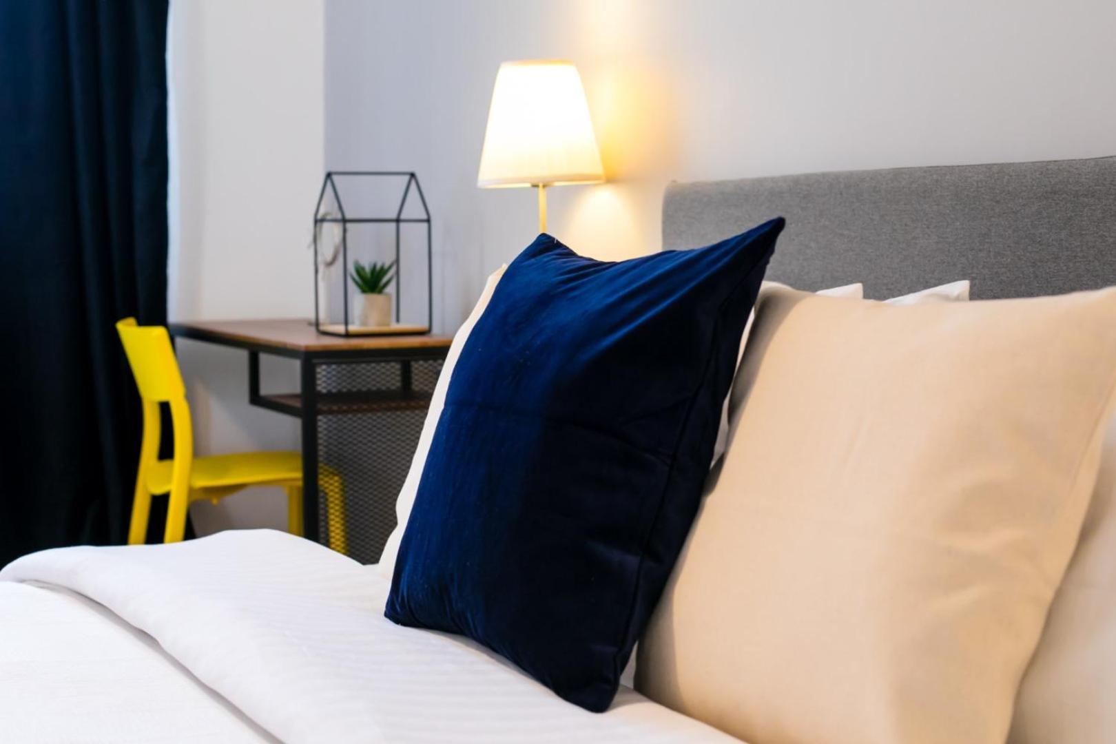 Heart Of The City - Cozy Apartments In Prime Location Bucharest Bilik gambar