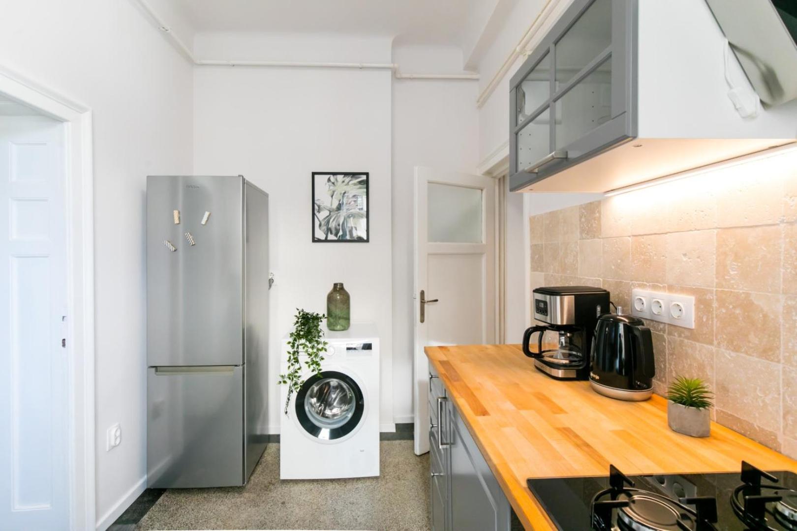 Heart Of The City - Cozy Apartments In Prime Location Bucharest Bilik gambar