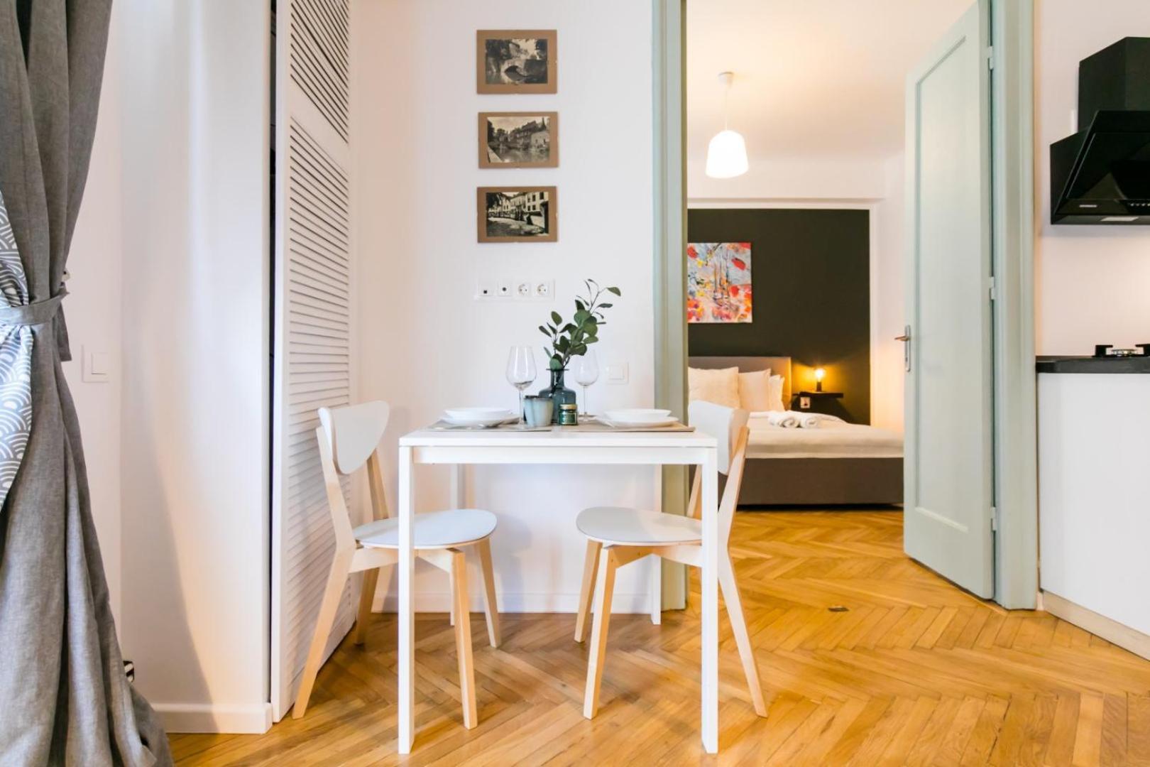 Heart Of The City - Cozy Apartments In Prime Location Bucharest Bilik gambar