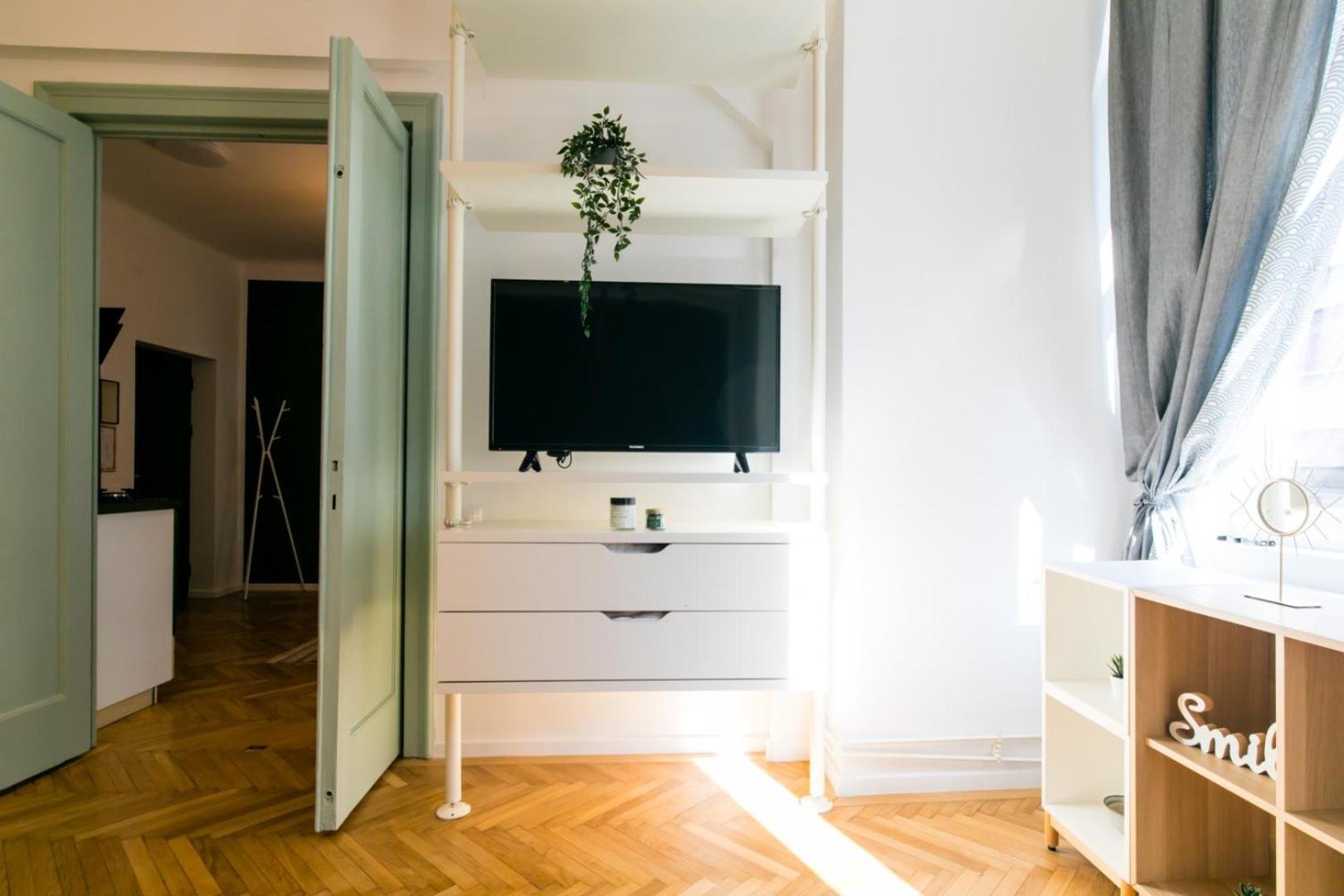 Heart Of The City - Cozy Apartments In Prime Location Bucharest Bilik gambar